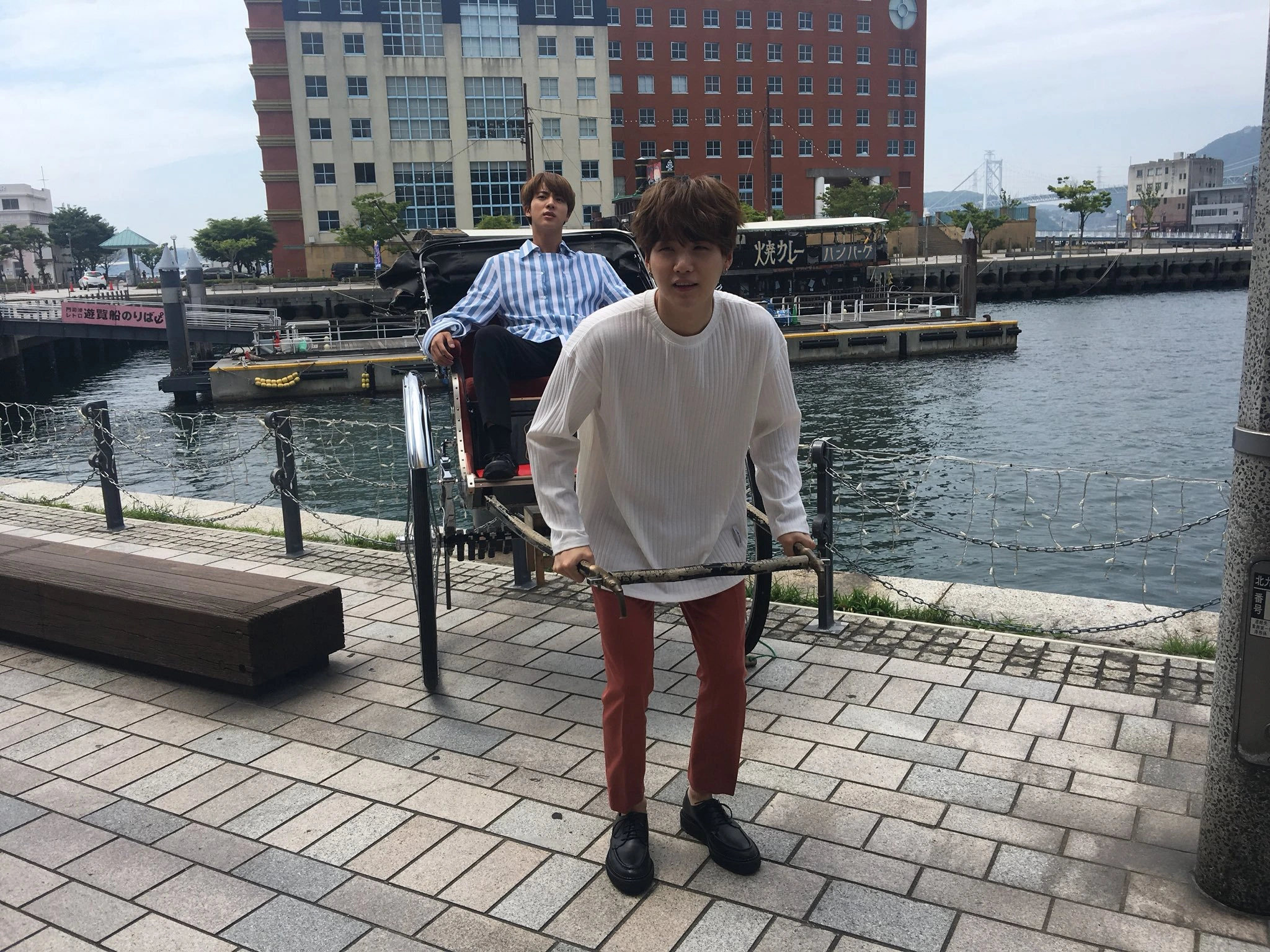 음하하하하 윤기야 생일축하한다